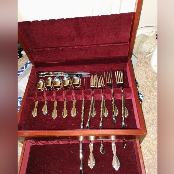 Elegant Silver Cutlery Set